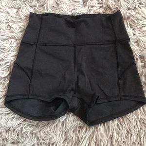 Lululemon In Movement Everlux Short 2.5”